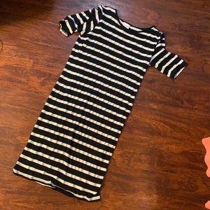 Black and White LuLaRoe Julia Size Medium